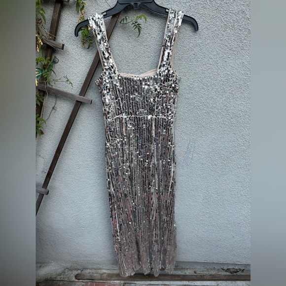 Show Me Your Mumu Eden Midi Dress in Platinum Party Sequins New with Tags! - Picture 9 of 10